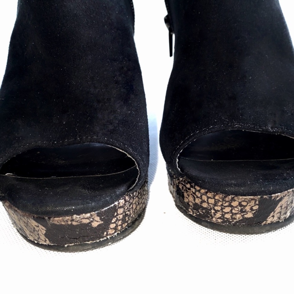 Attention Black Python Snakeskin Wedge 7.5 - image 4